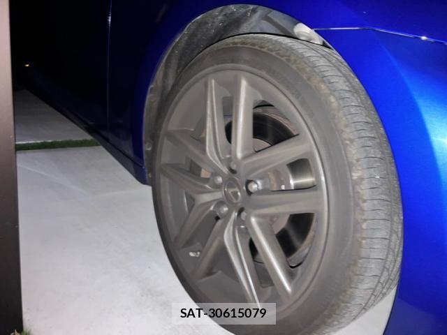Lexus IS 2013-05 4326207-6