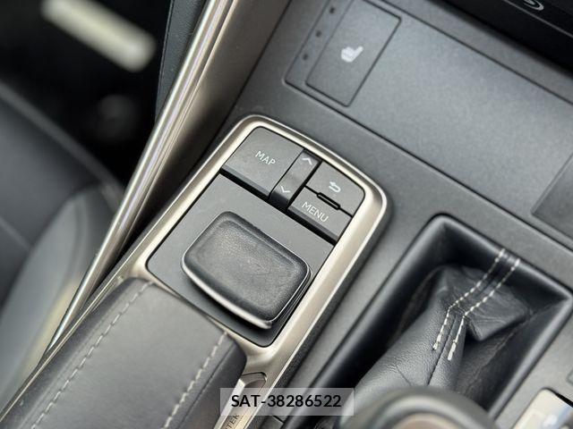 Lexus IS 2019-09 4595444-11
