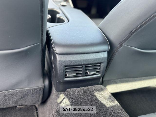 Lexus IS 2019-09 4595444-19