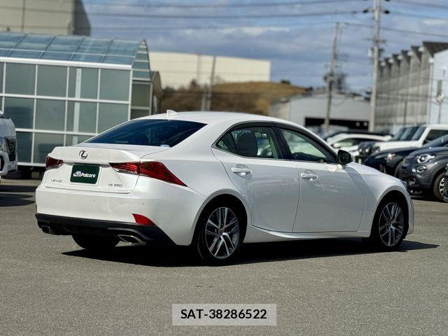 Lexus IS 2019-09 4595444-26
