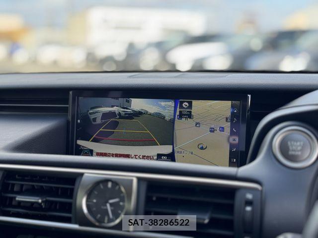 Lexus IS 2019-09 4595444-5