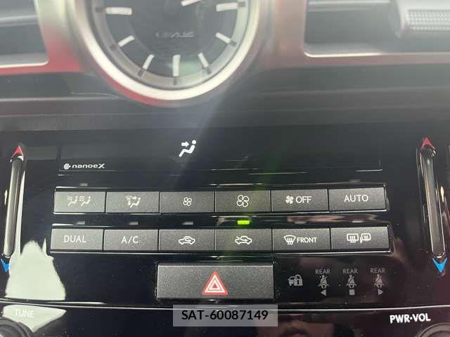 Lexus IS 2021-01 6216379-5