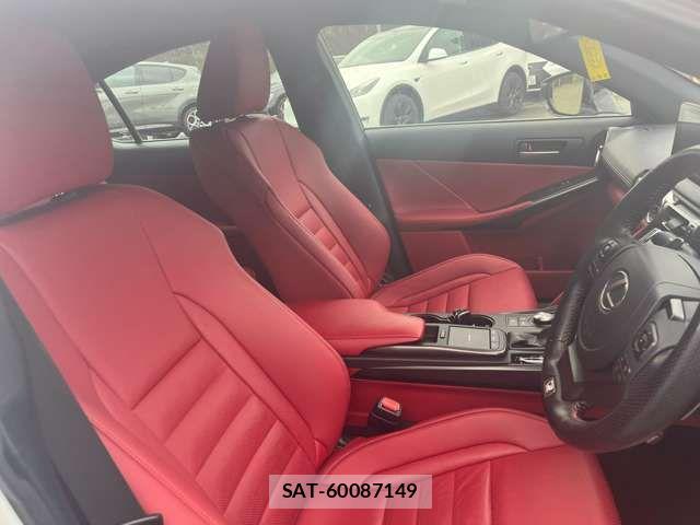 Lexus IS 2021-01 6216379-1