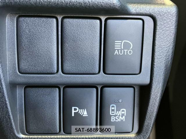 Lexus IS 2019-07 6612824-13