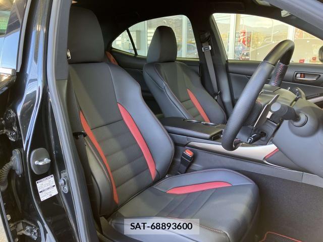 Lexus IS 2019-07 6612824-17