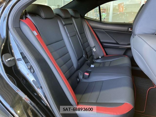 Lexus IS 2019-07 6612824-18