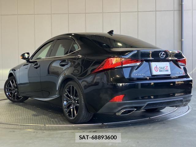 Lexus IS 2019-07 6612824-27
