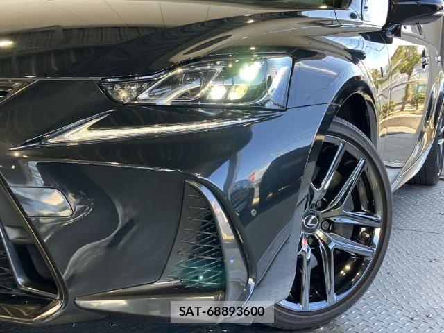 Lexus IS 2019-07 6612824-2