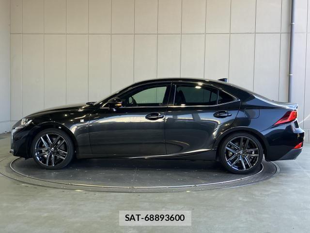 Lexus IS 2019-07 6612824-29