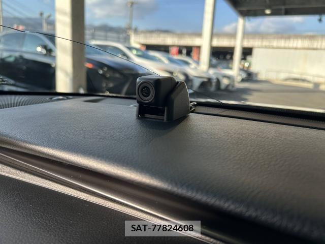 Lexus IS 2019-03 6612823-17