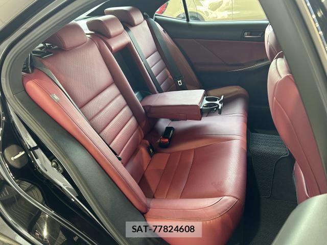 Lexus IS 2019-03 6612823-20