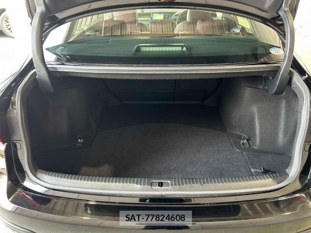 Lexus IS 2019-03 6612823-21