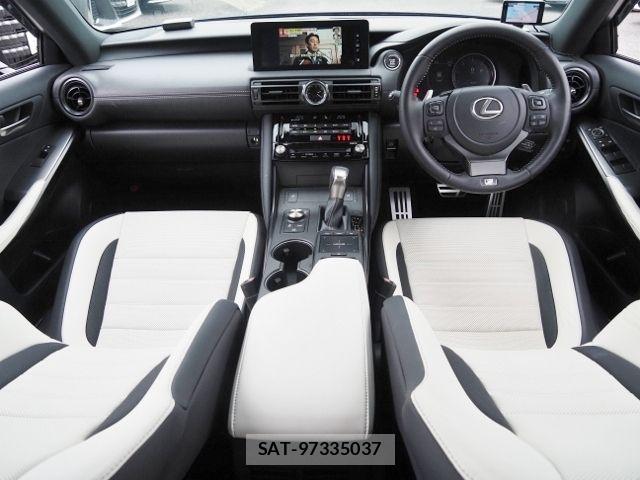 Lexus IS 2023-08 6752242-13