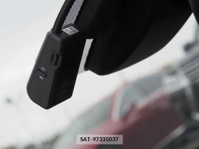 Lexus IS 2023-08 6752242-27