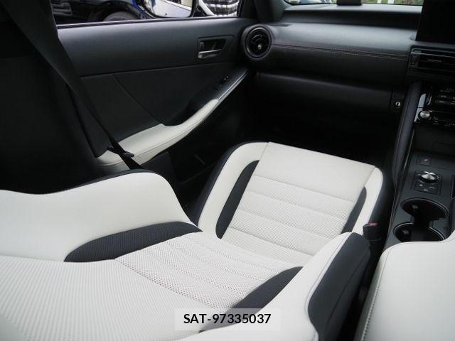 Lexus IS 2023-08 6752242-28