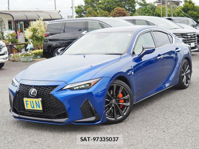 Lexus IS 2023-08 6752242-3