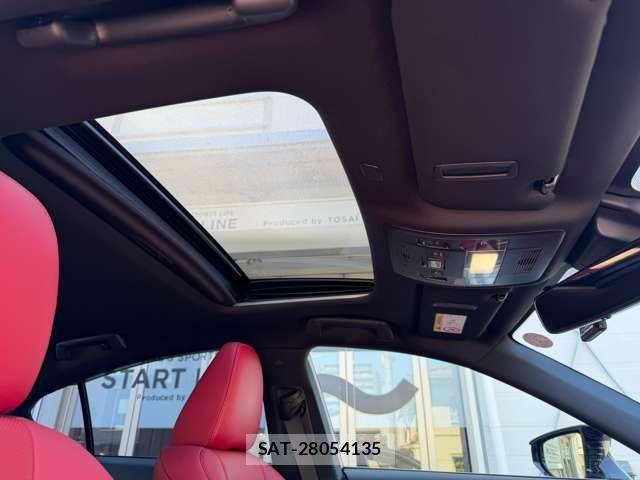 Lexus IS 2021-10 6752239-11