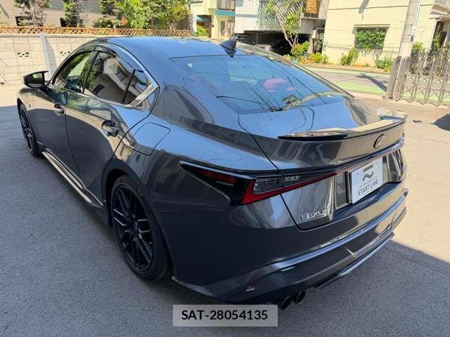 Lexus IS 2021-10 6752239-15