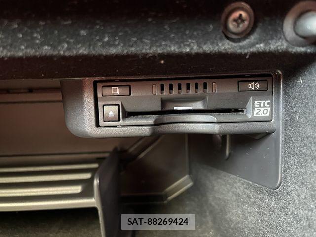 Lexus IS 2021-01 6907714-15