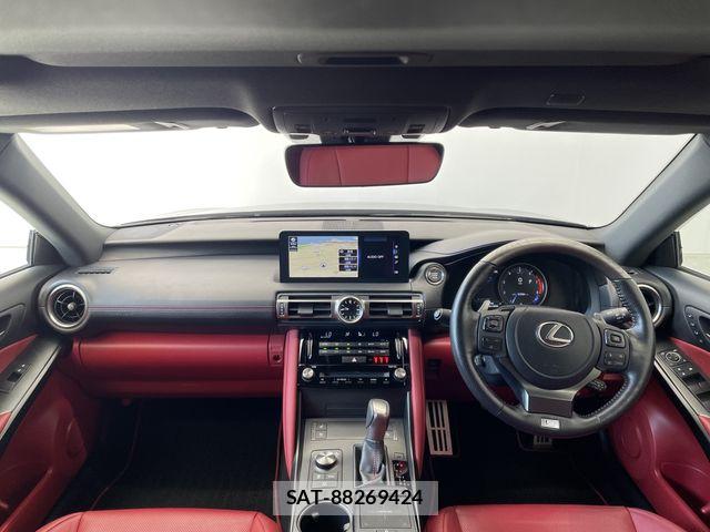 Lexus IS 2021-01 6907714-1