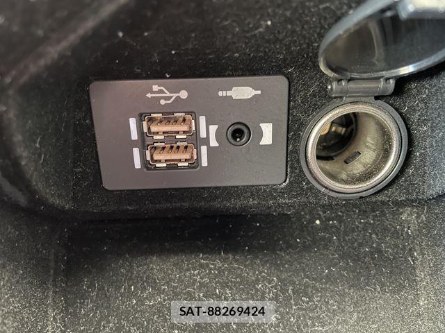 Lexus IS 2021-01 6907714-21