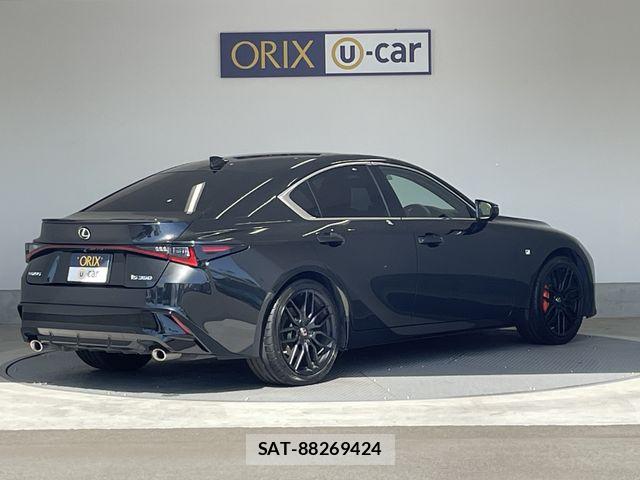 Lexus IS 2021-01 6907714-2