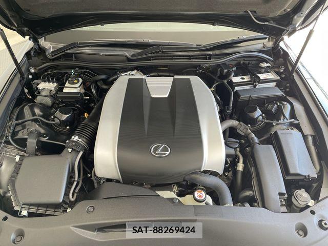 Lexus IS 2021-01 6907714-29