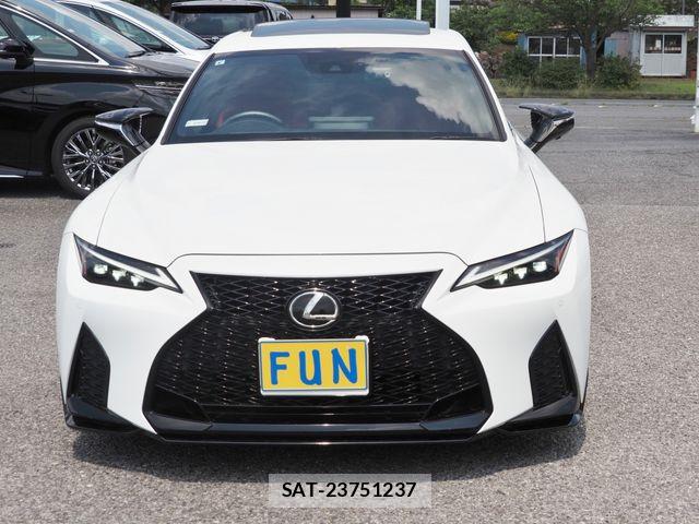 Lexus IS 2021-08 7455397-1