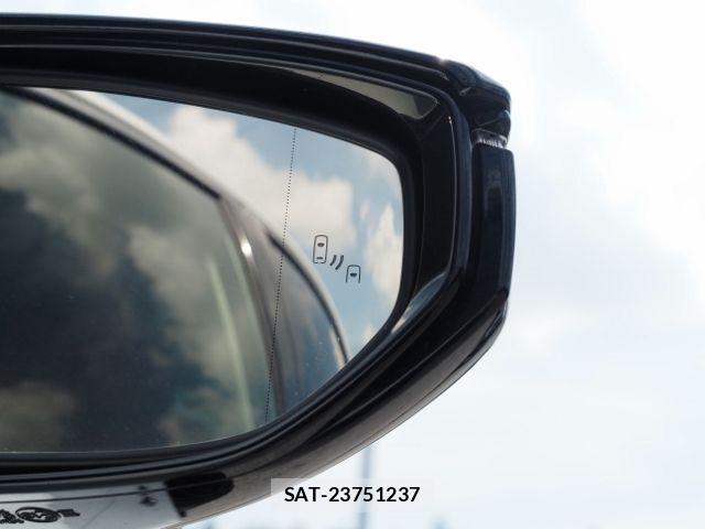 Lexus IS 2021-08 7455397-19