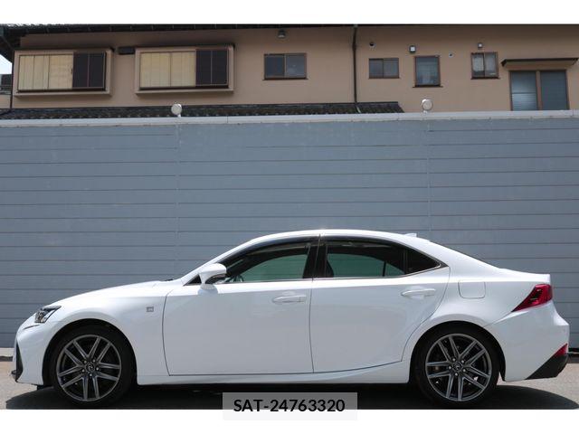 Lexus IS 2017-06 7501265-12