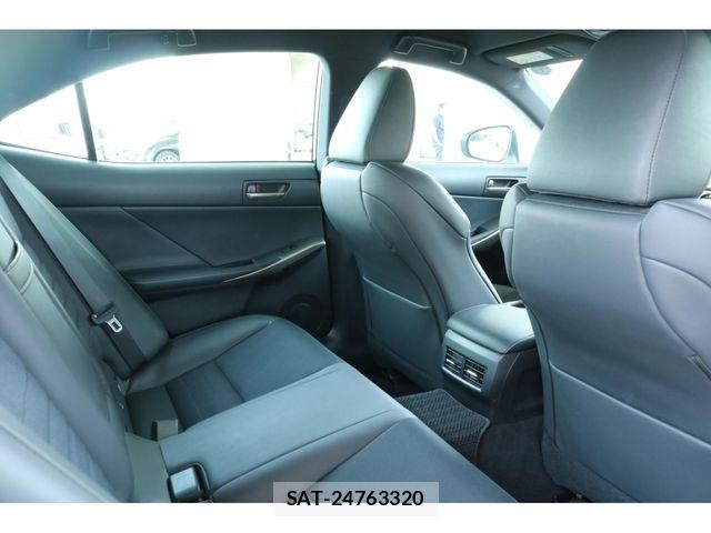 Lexus IS 2017-06 7501265-17