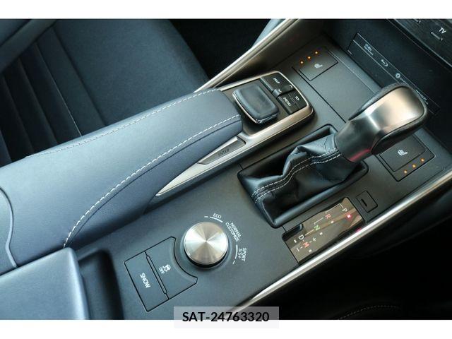 Lexus IS 2017-06 7501265-27