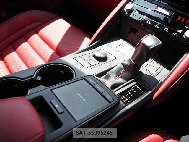 Lexus IS 2021-06 7509027-24