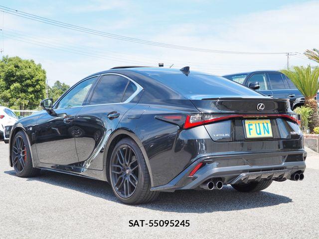 Lexus IS 2021-06 7509027-5