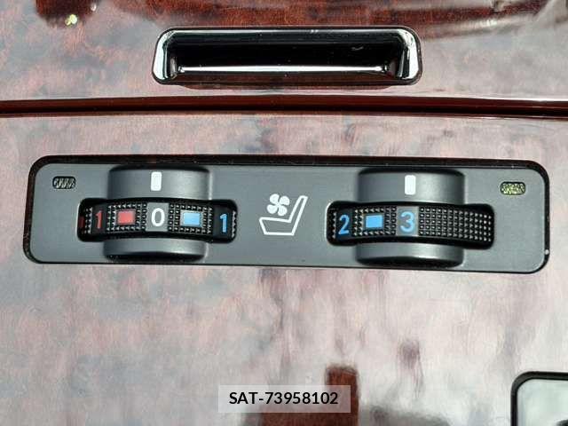 Lexus IS 2007-09 7509028-13