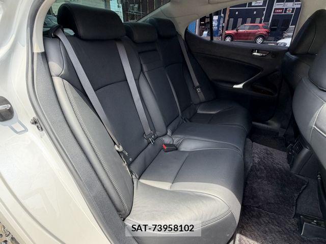 Lexus IS 2007-09 7509028-20