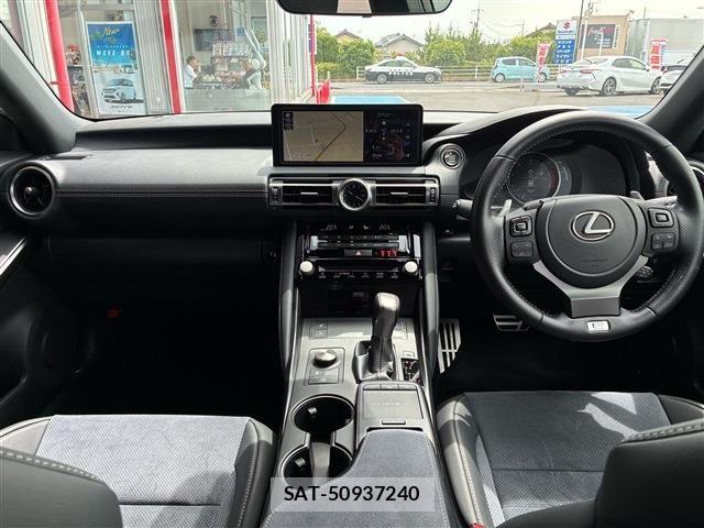 Lexus IS 2022-05 7509026-1