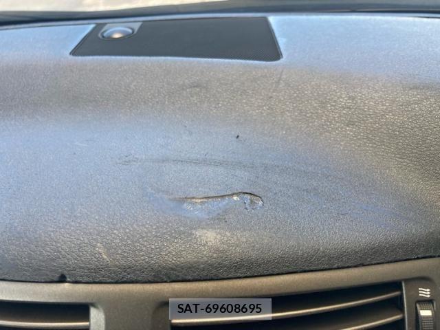 Lexus IS 2007-12 7562353-16