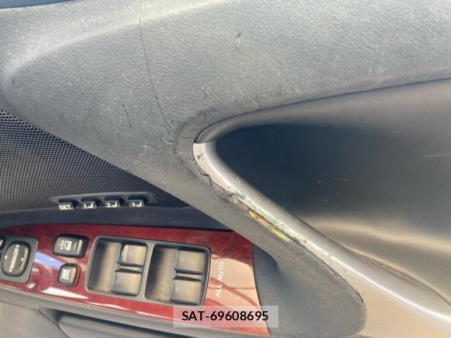 Lexus IS 2007-12 7562353-18
