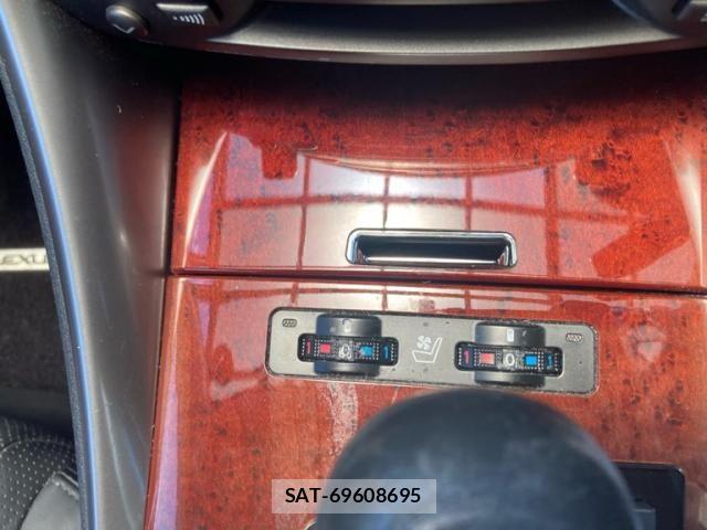 Lexus IS 2007-12 7562353-24