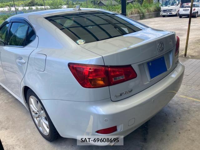 Lexus IS 2007-12 7562353-3