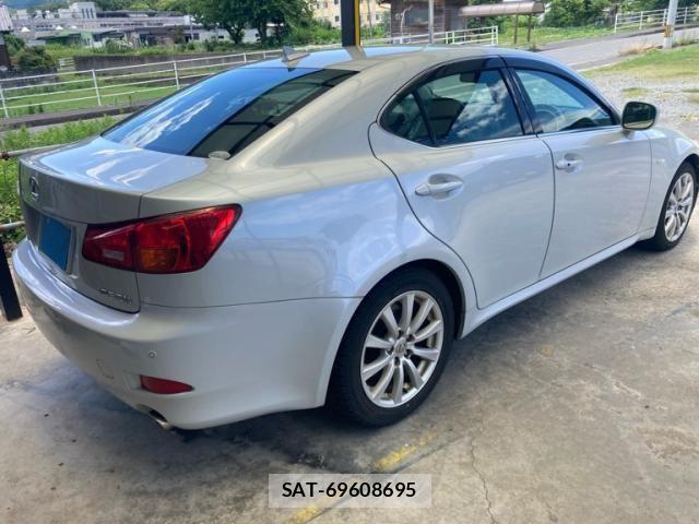 Lexus IS 2007-12 7562353-4