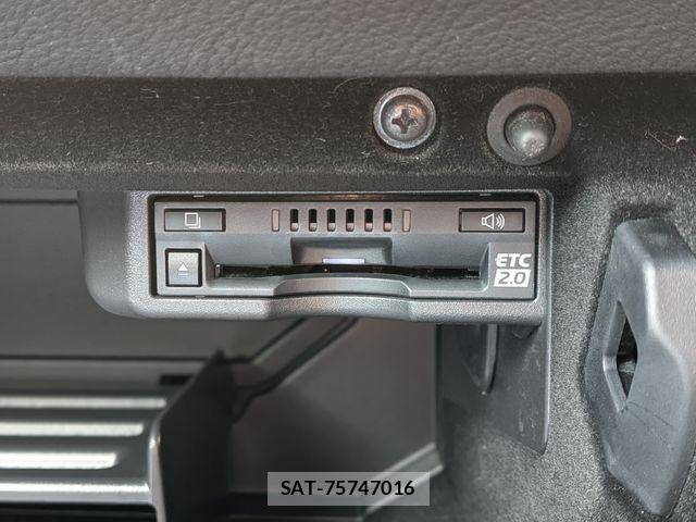 Lexus IS 2023-06 7617651-10