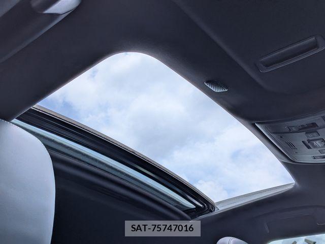 Lexus IS 2023-06 7617651-1