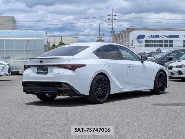Lexus IS 2023-06 7617651-25