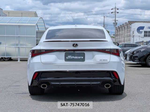 Lexus IS 2023-06 7617651-26