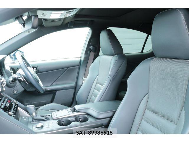 Lexus IS 2020-12 7617653-17