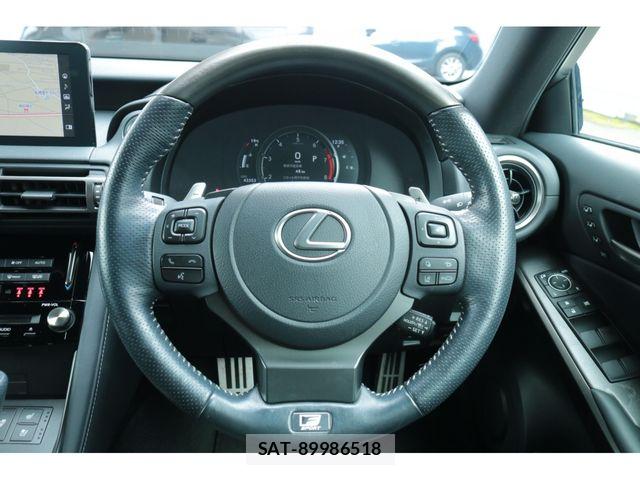 Lexus IS 2020-12 7617653-24