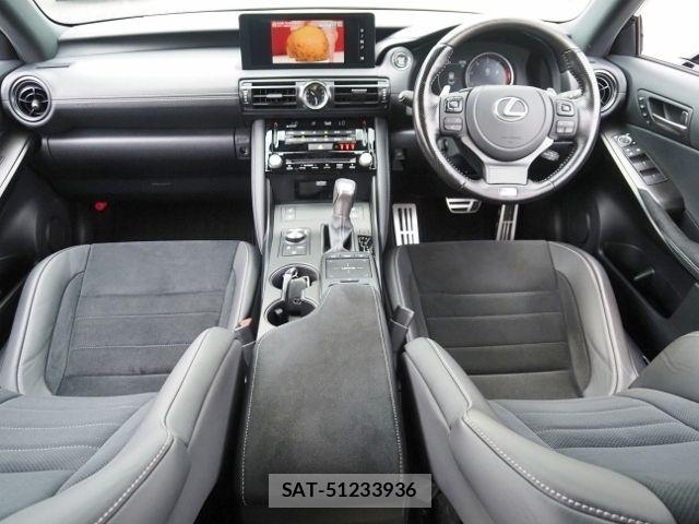 Lexus IS 2023-06 7617650-9