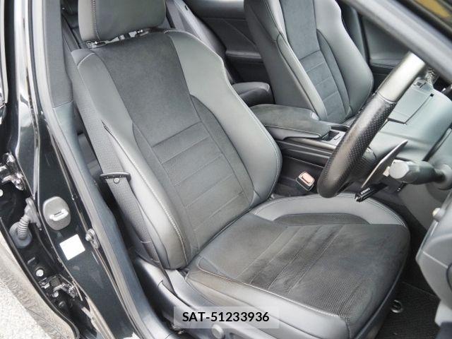 Lexus IS 2023-06 7617650-10